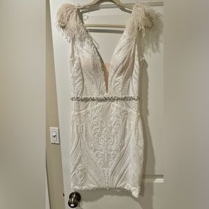 Feather, Sequence Jovani Dress! Only worn 1x. Perfect condition.